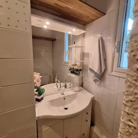 Apartment Self Contained