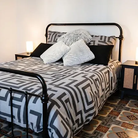 Apartmán 1-bed Apartment, Courtyard,