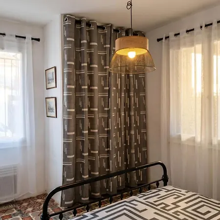 Apartmán 1-bed Apartment, Courtyard, *